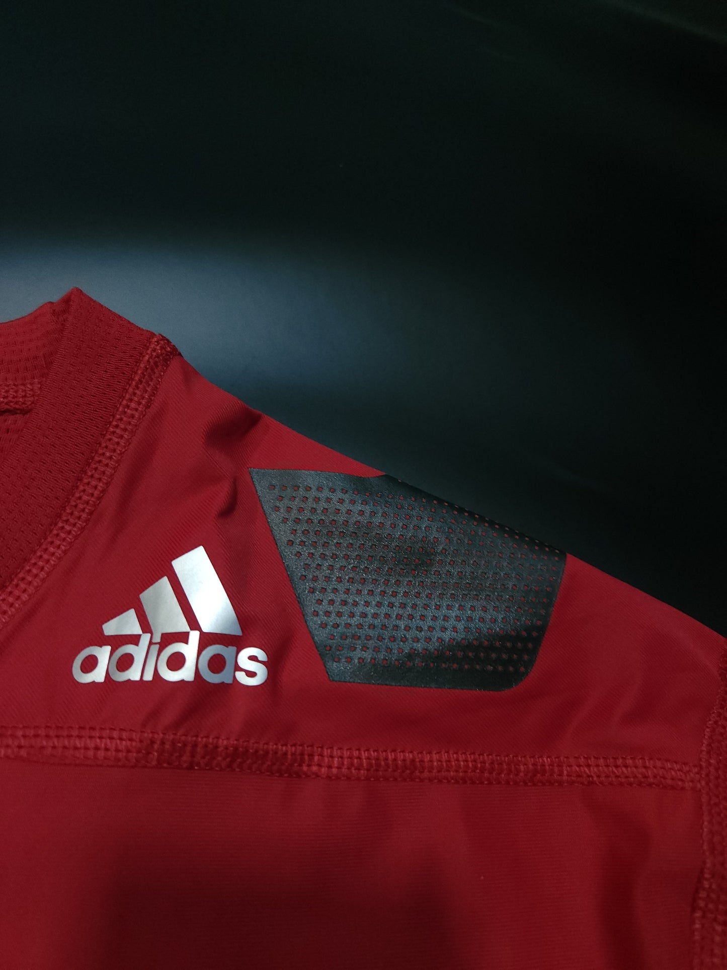 ADIDAS Tech-Fit Тениска L/XL